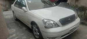 Lexus LS 430 RWD 2001 White