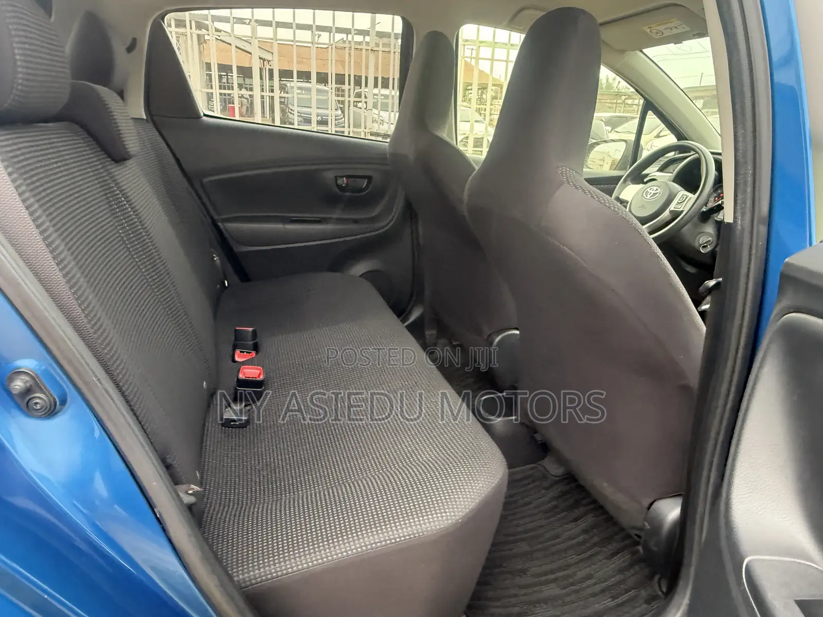 Toyota Vitz 1.3 FWD 5dr 2015 Blue