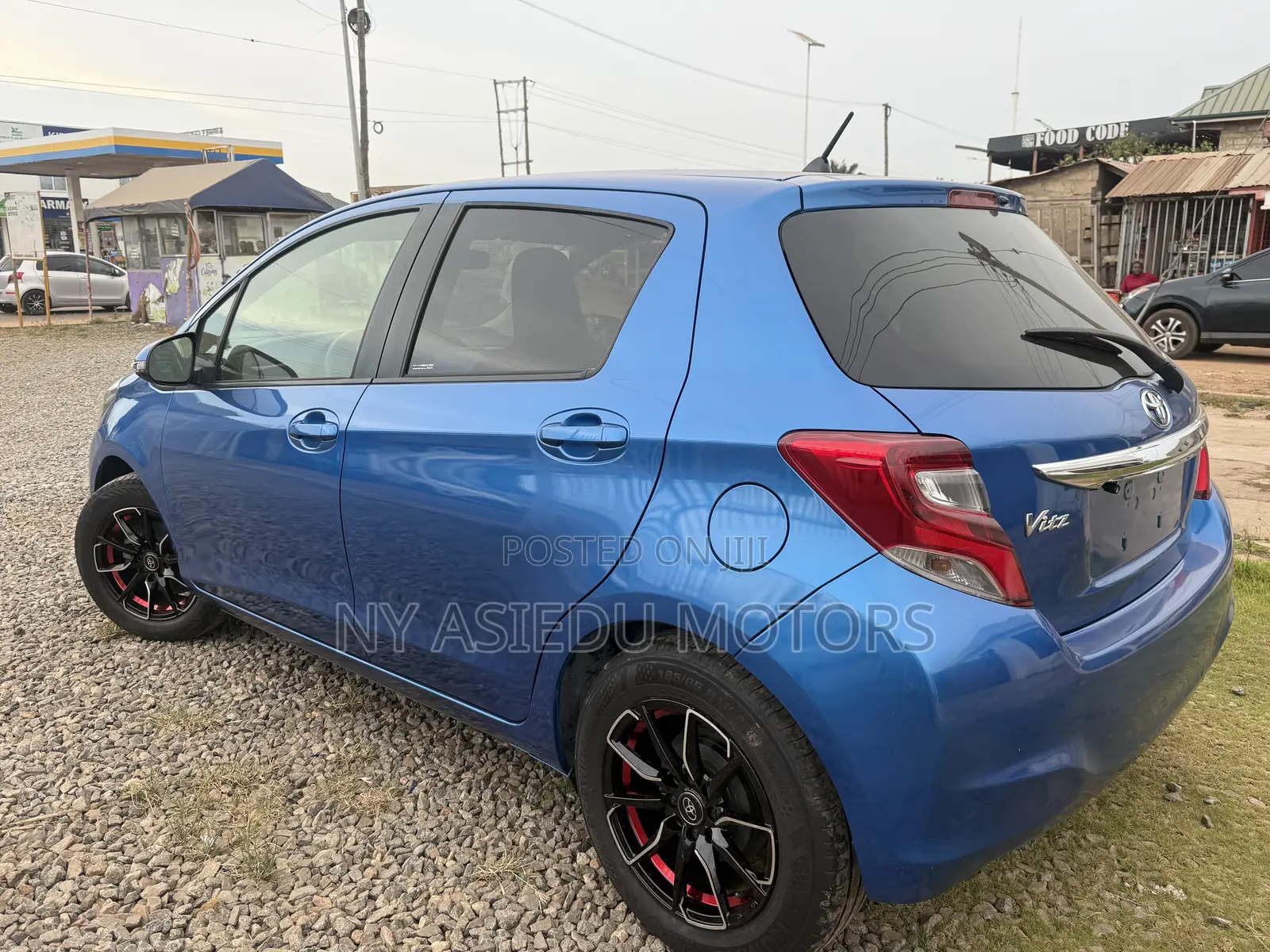 Toyota Vitz 1.3 FWD 5dr 2015 Blue