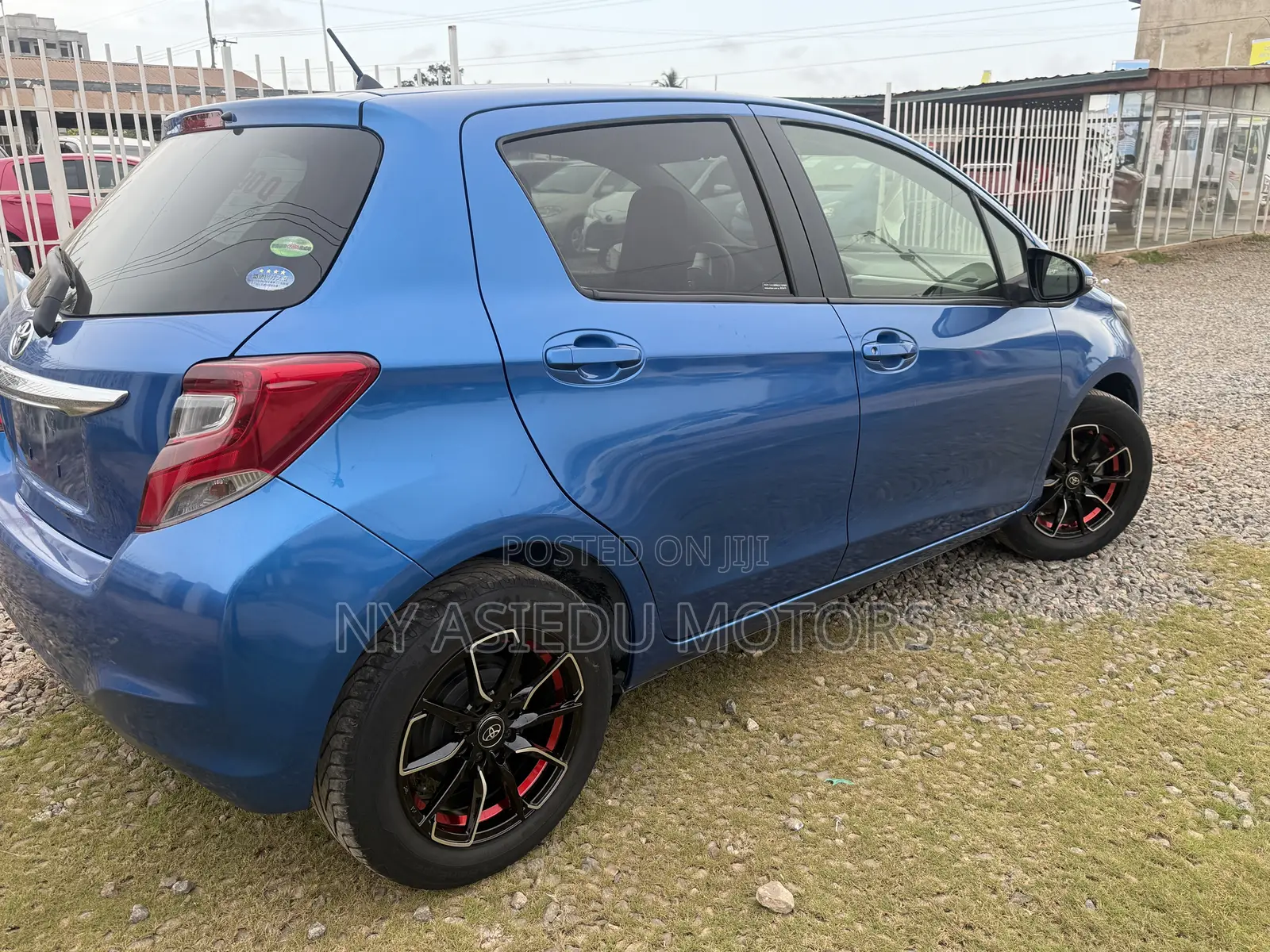 Toyota Vitz 1.3 FWD 5dr 2015 Blue