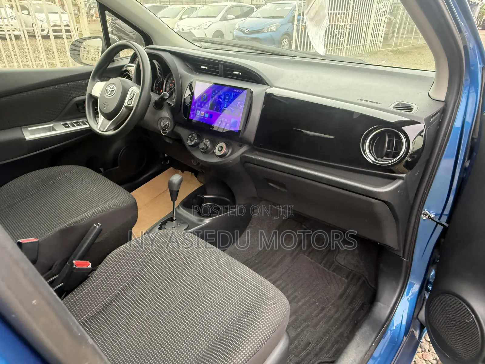 Toyota Vitz 1.3 FWD 5dr 2015 Blue