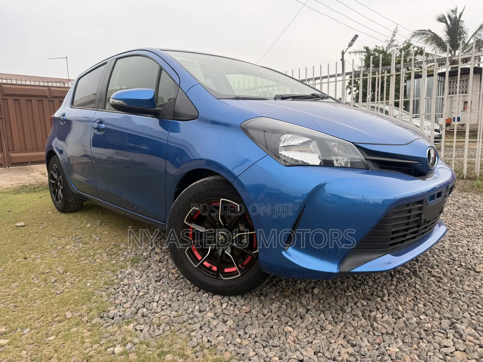 Toyota Vitz 1.3 FWD 5dr 2015 Blue