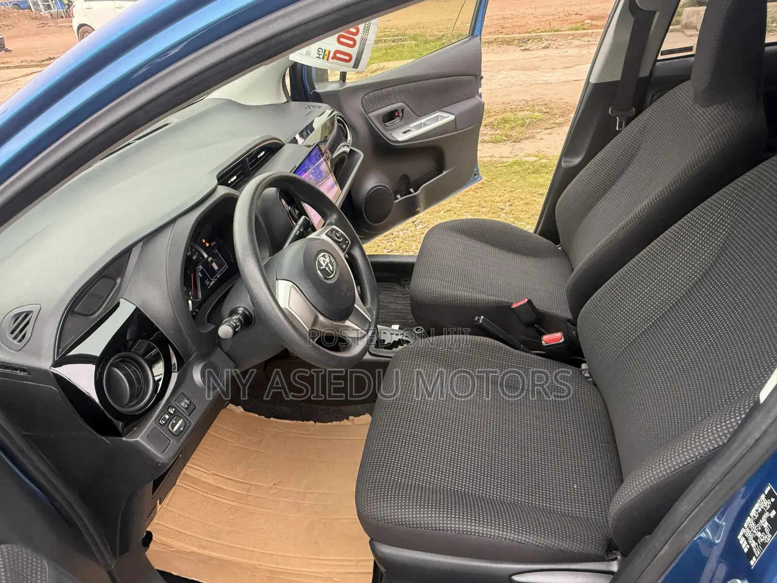 Toyota Vitz 1.3 FWD 5dr 2015 Blue