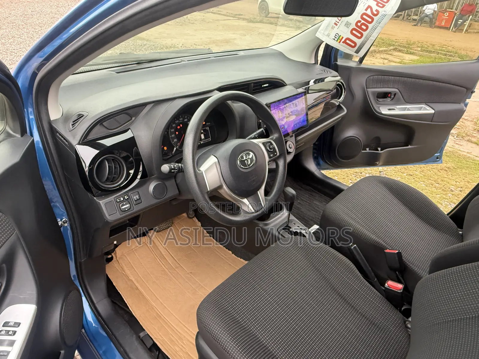 Toyota Vitz 1.3 FWD 5dr 2015 Blue