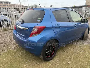 Toyota Vitz 1.3 FWD 5dr 2015 Blue