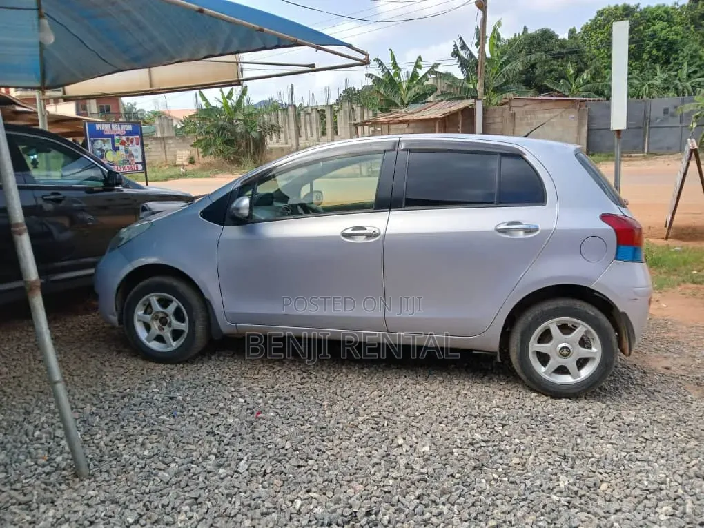 Toyota Vitz 2010 Beige