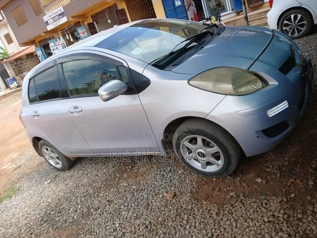 Toyota Vitz 2010 Beige
