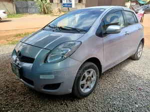 Toyota Vitz 2010 Beige
