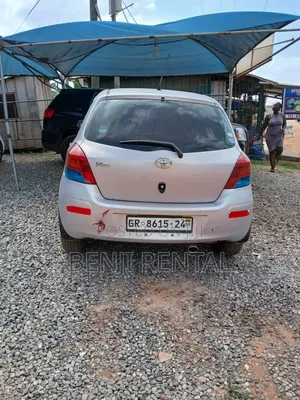 Toyota Vitz 2010 Beige