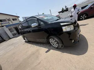 Toyota Voxy V 4WD 7-Seater 2010 Black