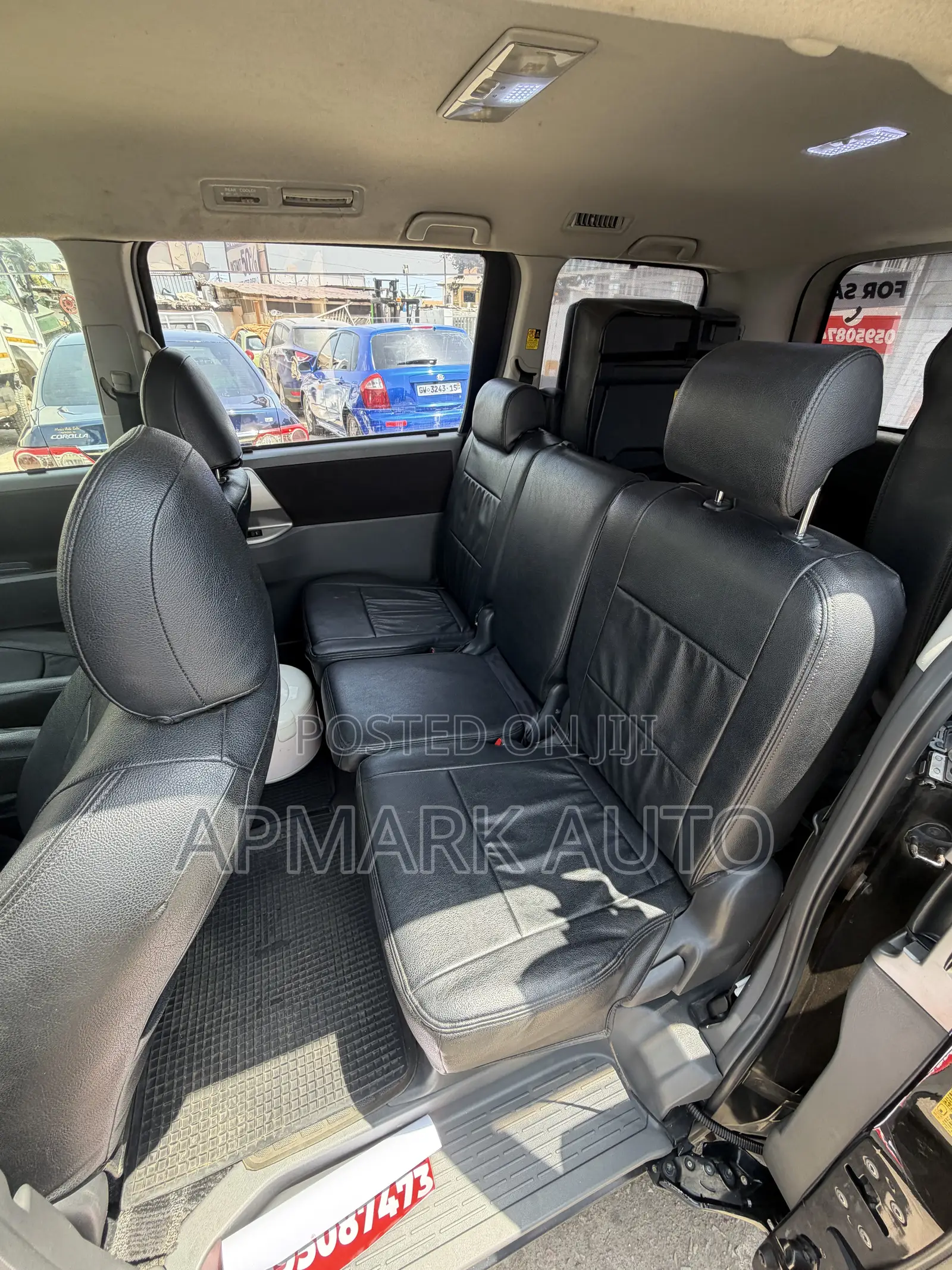 Toyota Voxy V 4WD 7-Seater 2010 Black