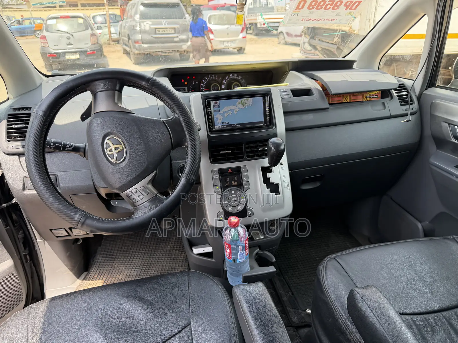 Toyota Voxy V 4WD 7-Seater 2010 Black