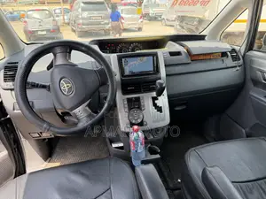 Toyota Voxy V 4WD 7-Seater 2010 Black