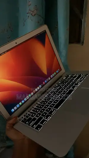 Laptop Apple MacBook Air 8GB Intel Core i5 SSD 128GB