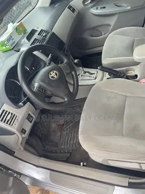 Toyota Corolla 2012 Silver