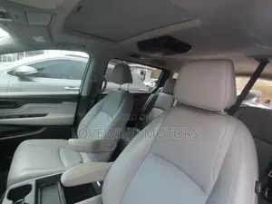 Honda Odyssey 2.4 G 4WD 2019 Silver