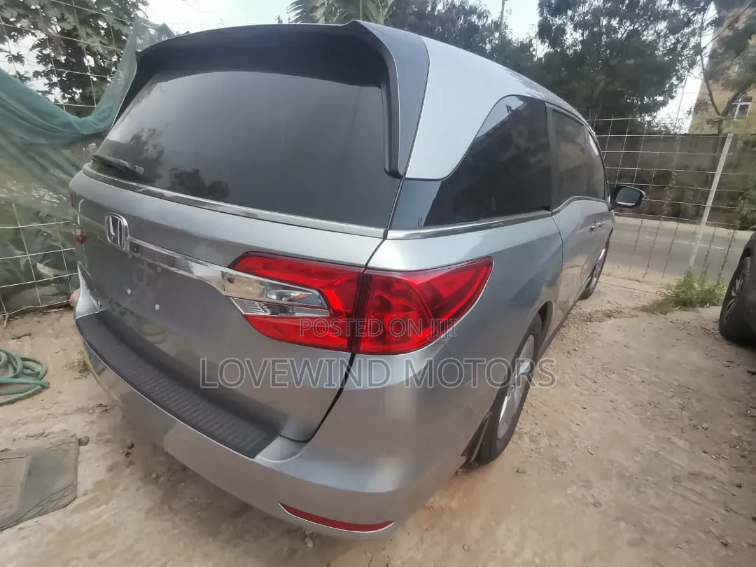 Honda Odyssey 2.4 G 4WD 2019 Silver
