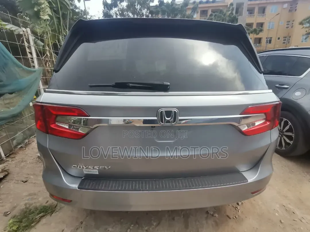 Honda Odyssey 2.4 G 4WD 2019 Silver