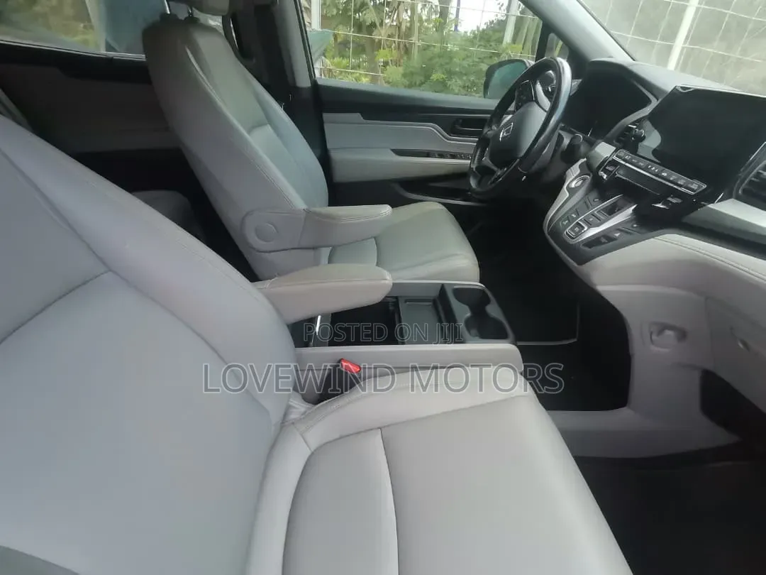 Honda Odyssey 2.4 G 4WD 2019 Silver