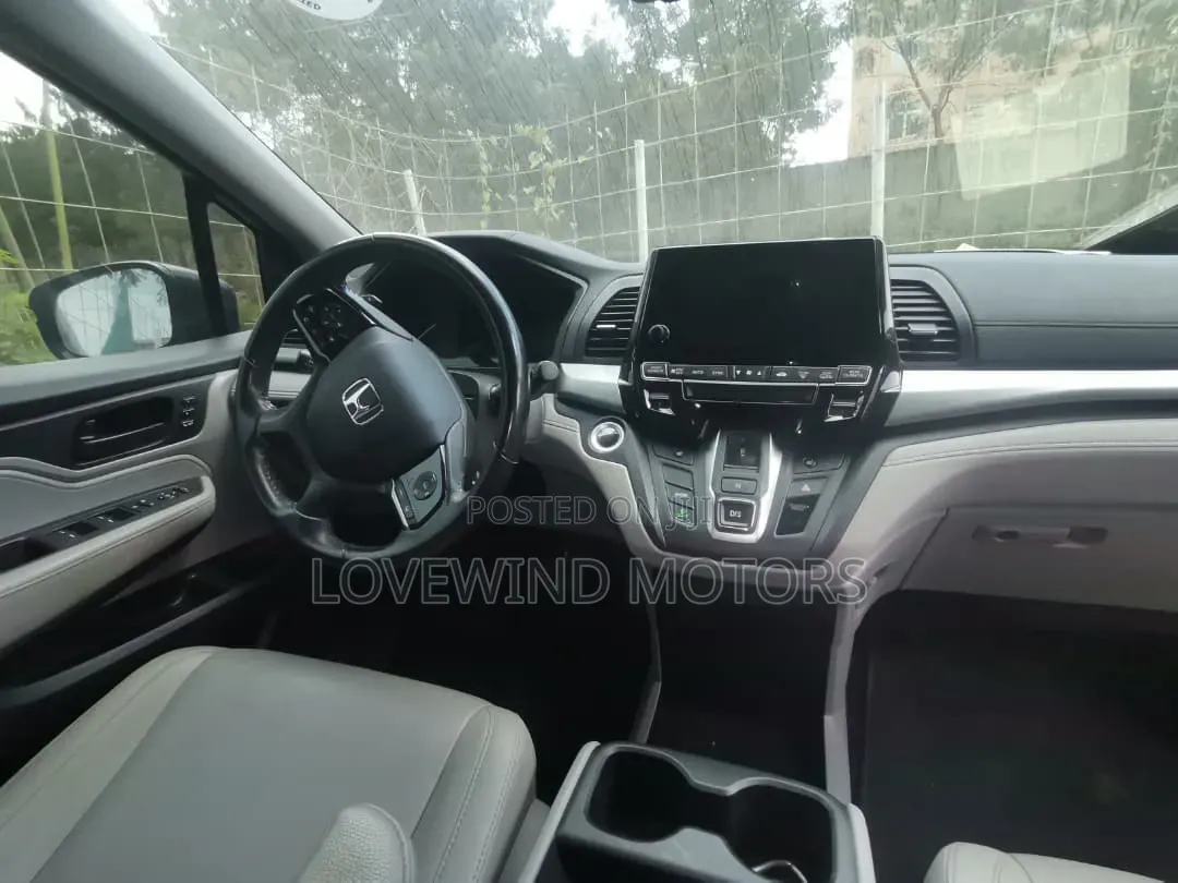 Honda Odyssey 2.4 G 4WD 2019 Silver