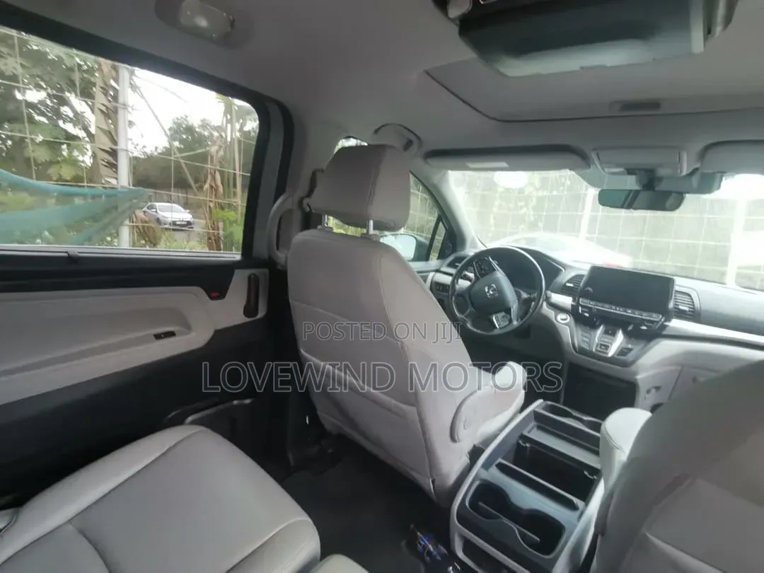 Honda Odyssey 2.4 G 4WD 2019 Silver