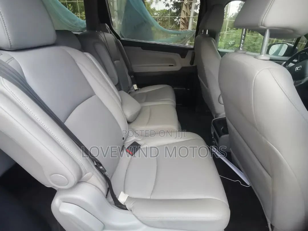 Honda Odyssey 2.4 G 4WD 2019 Silver