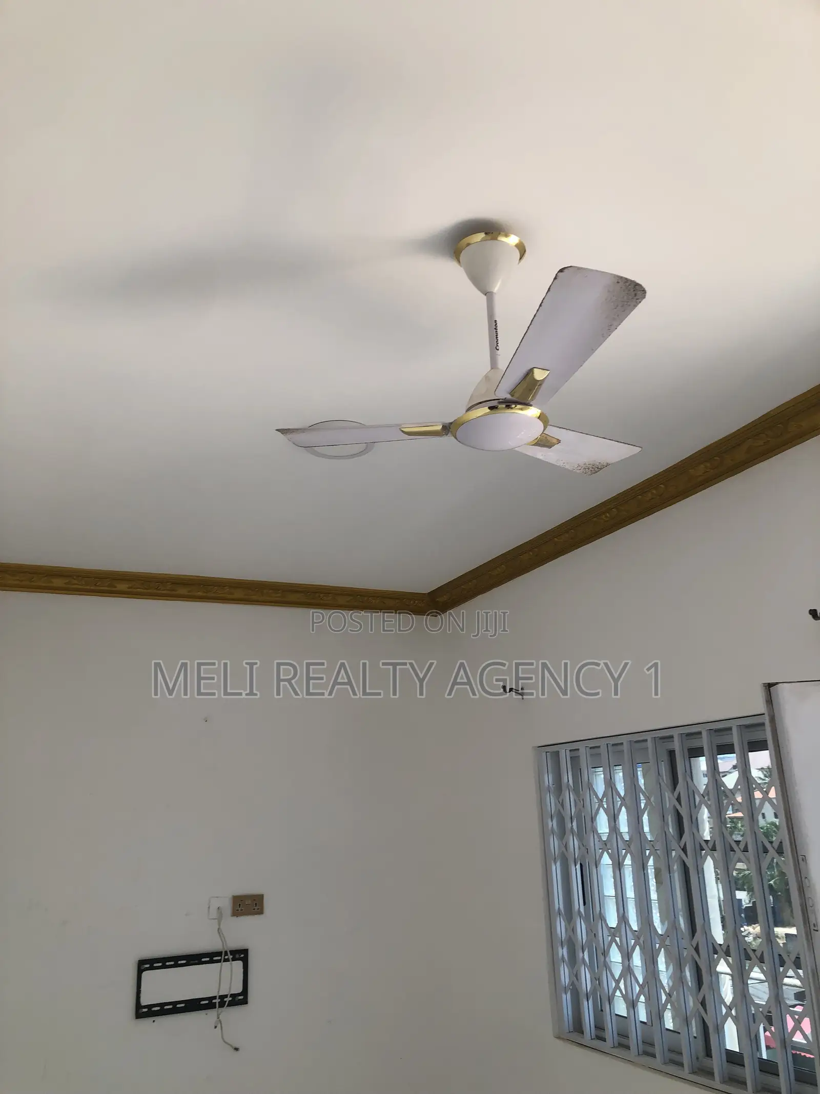 1bdrm Apartment in West Hills Mall Area for rent