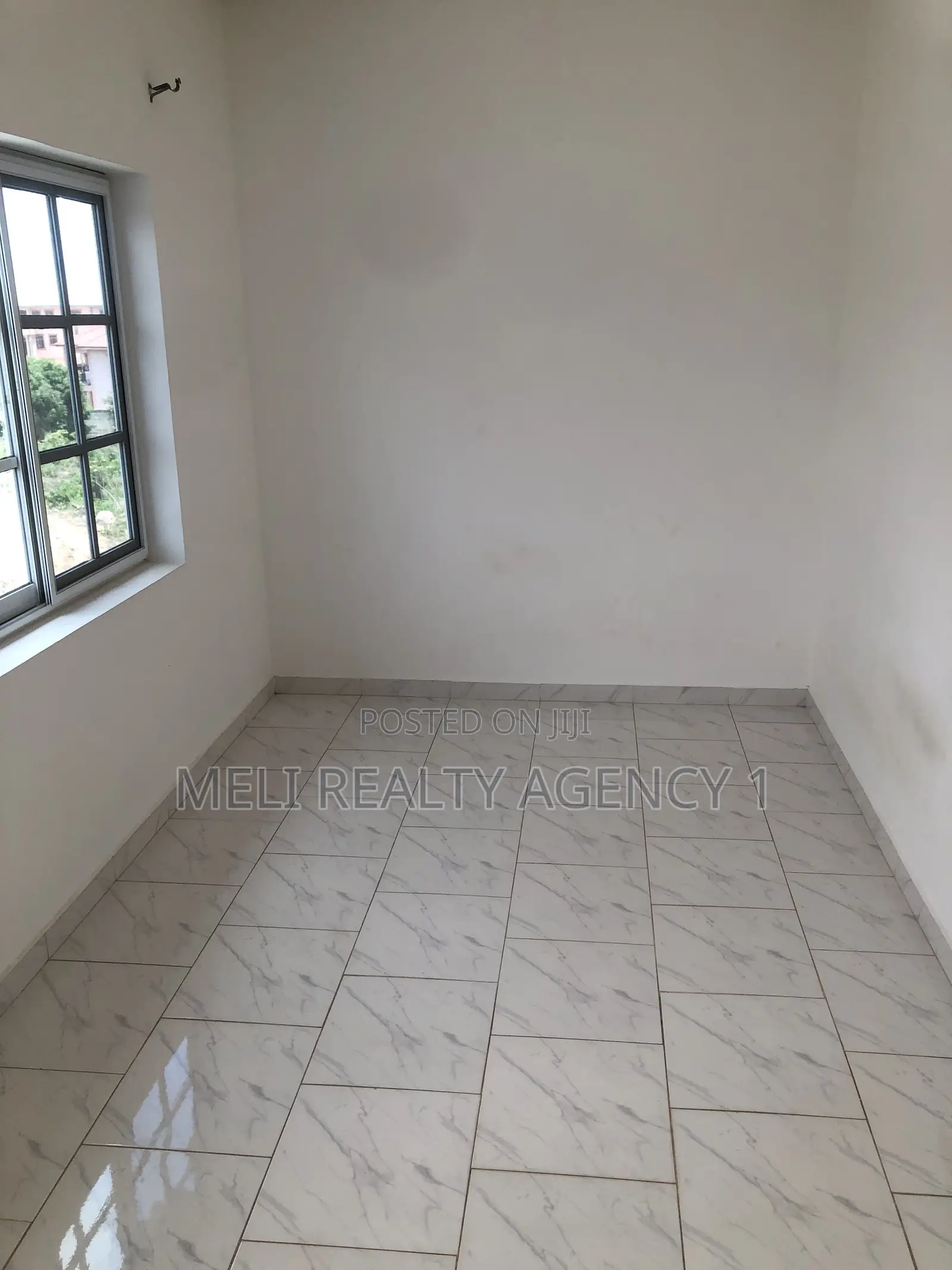 1bdrm Apartment in West Hills Mall Area for rent