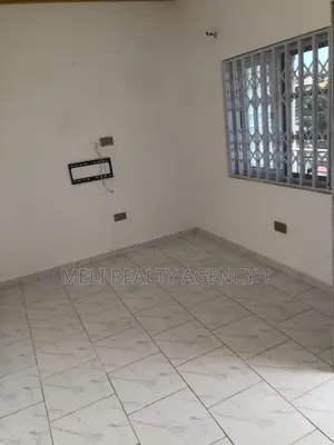 1bdrm Apartment in West Hills Mall Area for rent