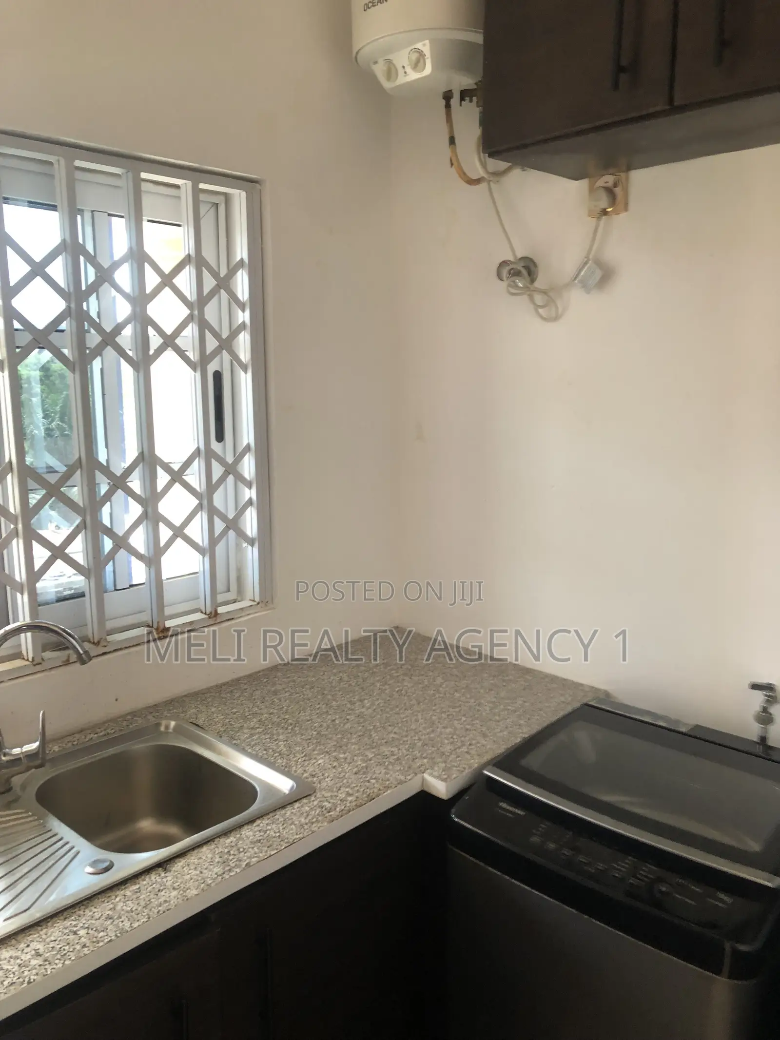 1bdrm Apartment in West Hills Mall Area for rent