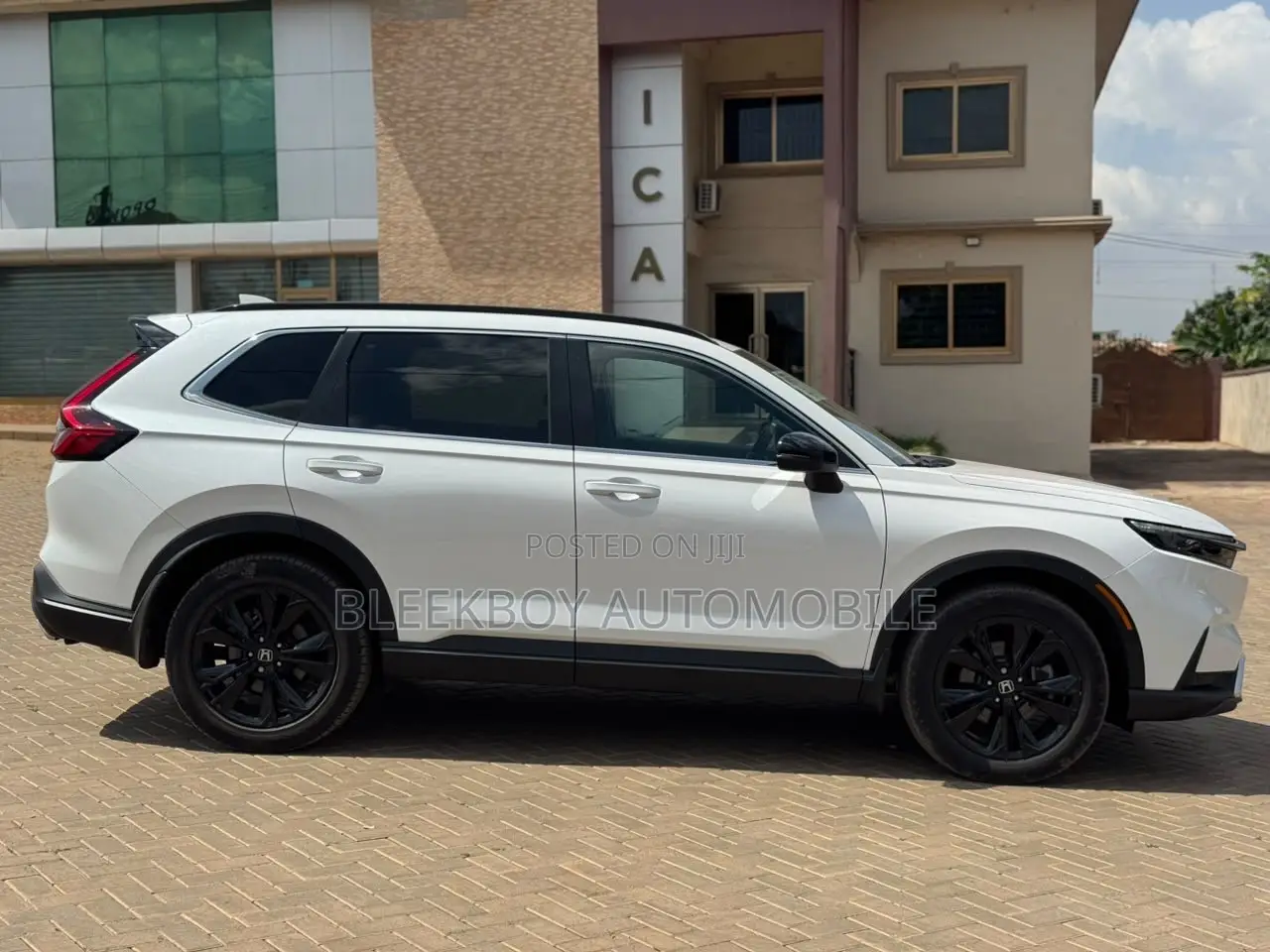 Honda CR-V 2024 White