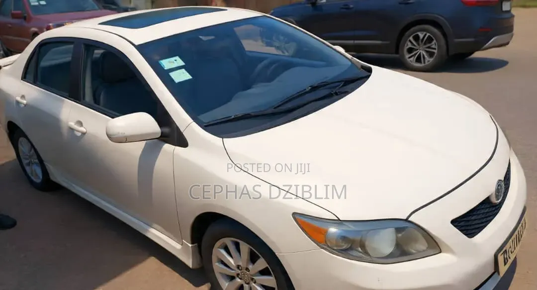 Toyota Corolla 2010 White