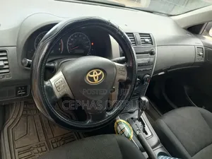 Toyota Corolla 2010 White