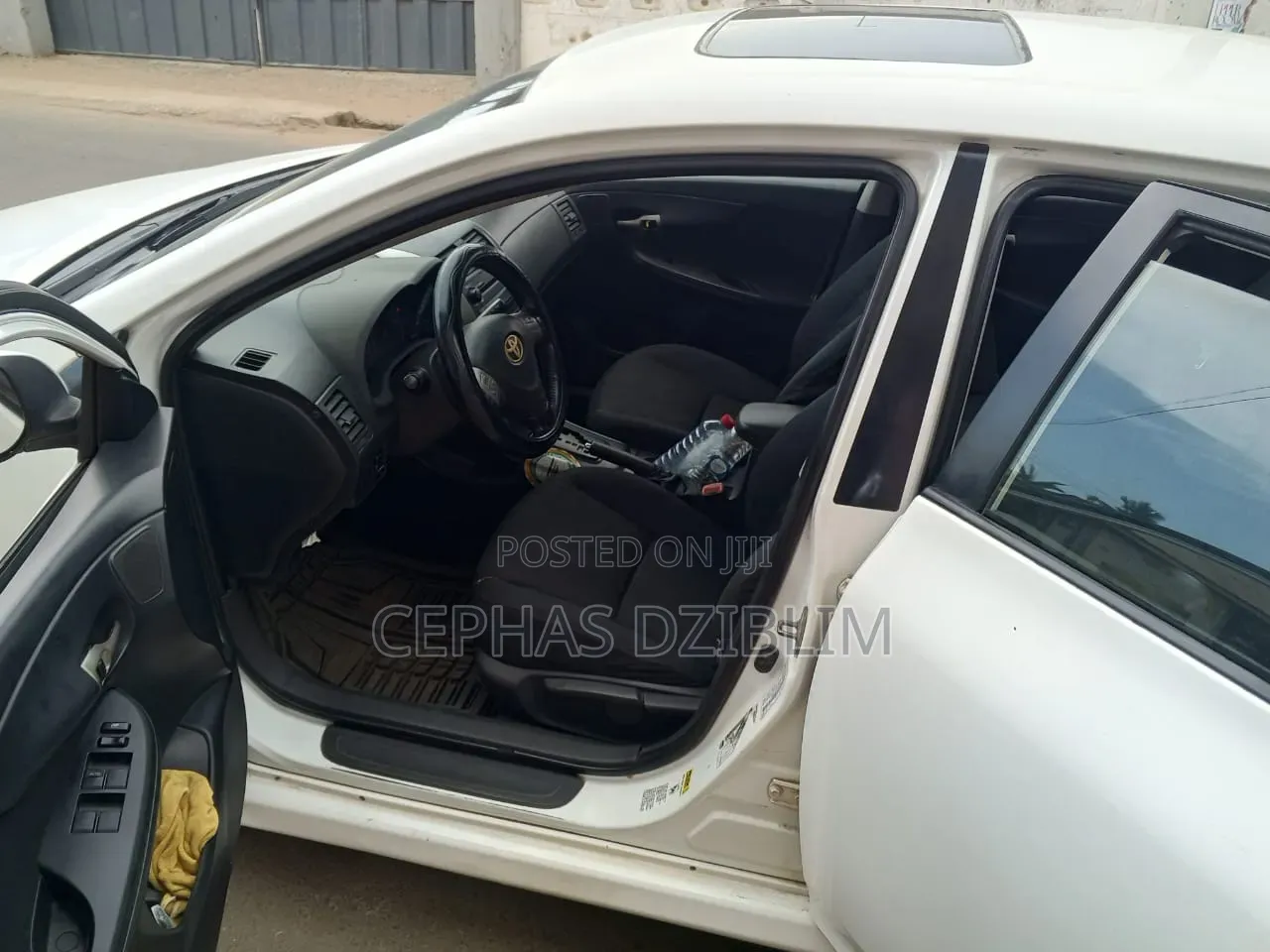 Toyota Corolla 2010 White