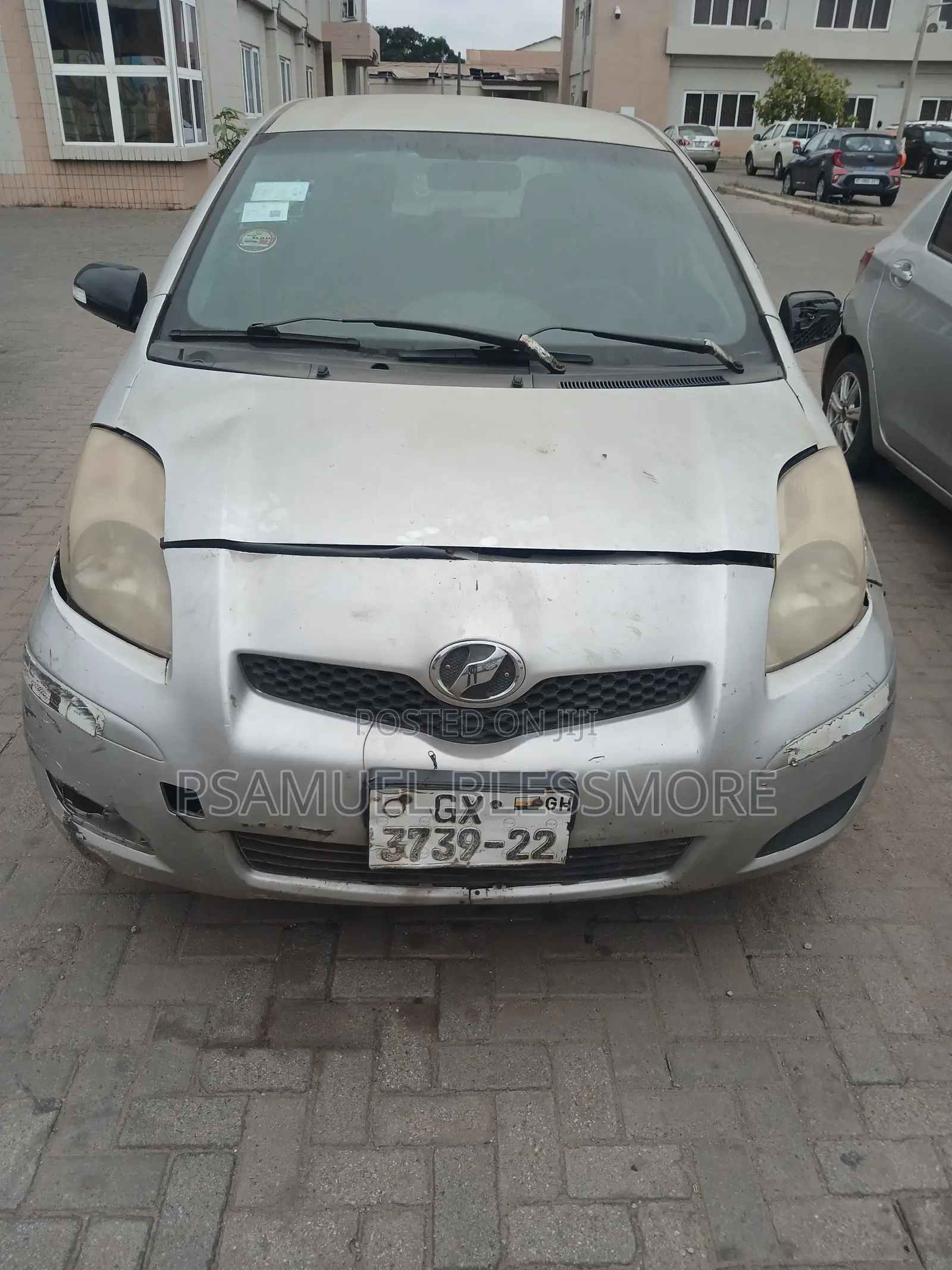 Toyota Vitz 2010 Gray