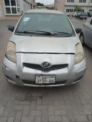 Toyota Vitz 2010 Gray