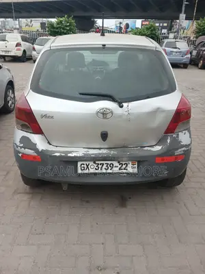 Toyota Vitz 2010 Gray