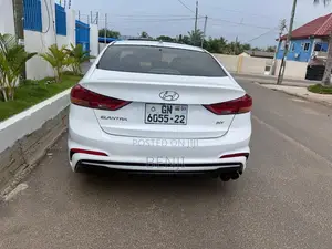 Hyundai Elantra 2018 White