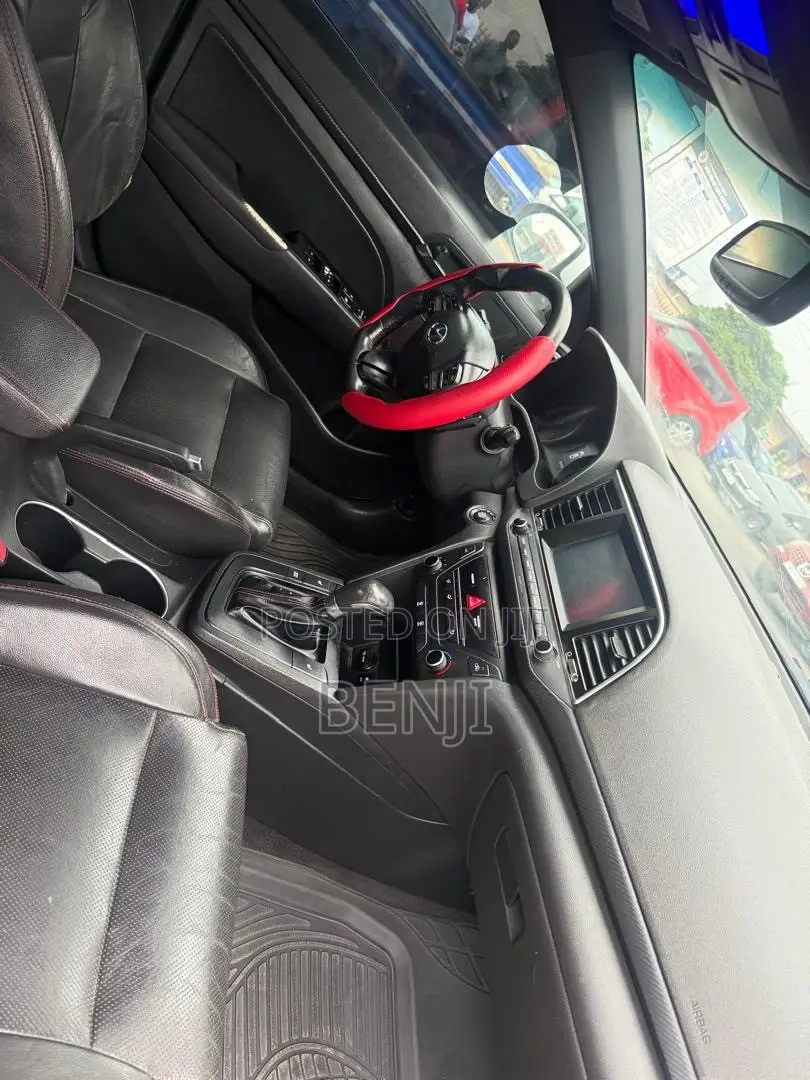 Hyundai Elantra 2018 White