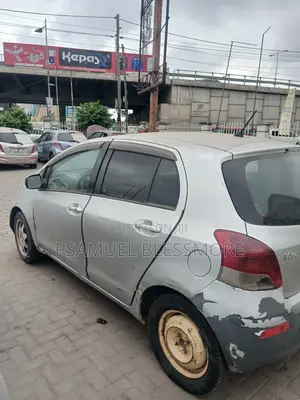 Toyota Vitz 2010 Gray