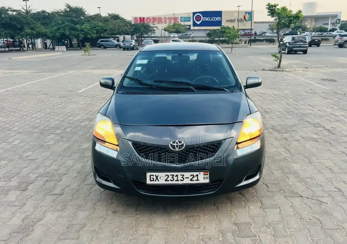 Toyota Yaris 2010 Black