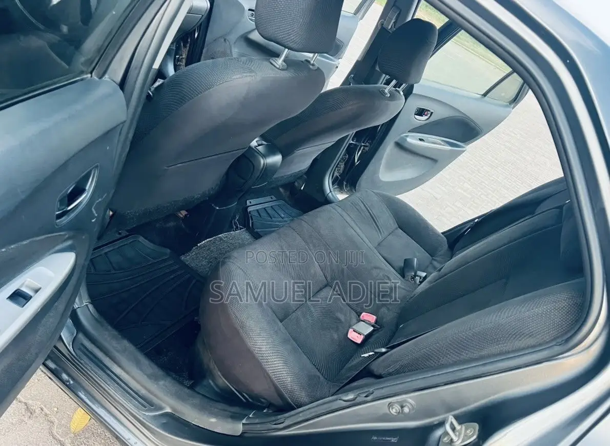 Toyota Yaris 2010 Black