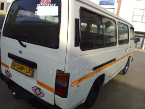 Nissan Caravan (Urvan) 2013 White