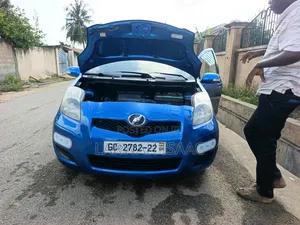 Toyota Vitz 1.5 FWD 3dr 2010 Blue
