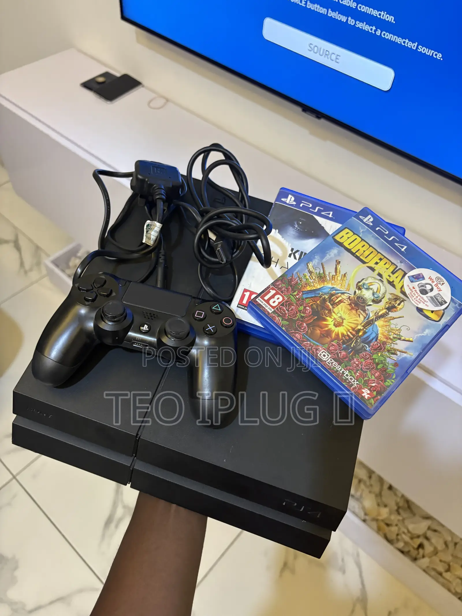 Sony PlayStation 4 (PS4)