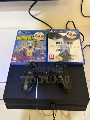 Sony PlayStation 4 (PS4)