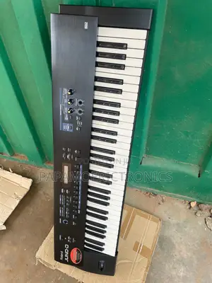 Roland Juno-Ds 61 Synthesizer Workstation 61-Key Keyboard Music Used