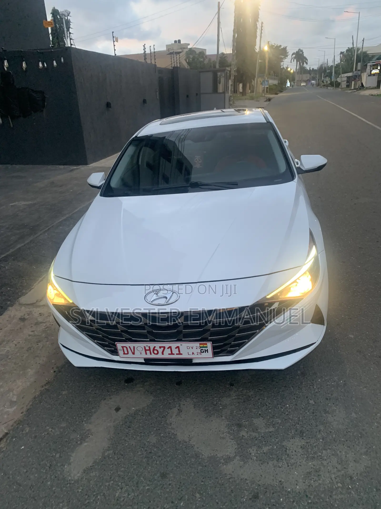 Hyundai Elantra Limited 2022 White