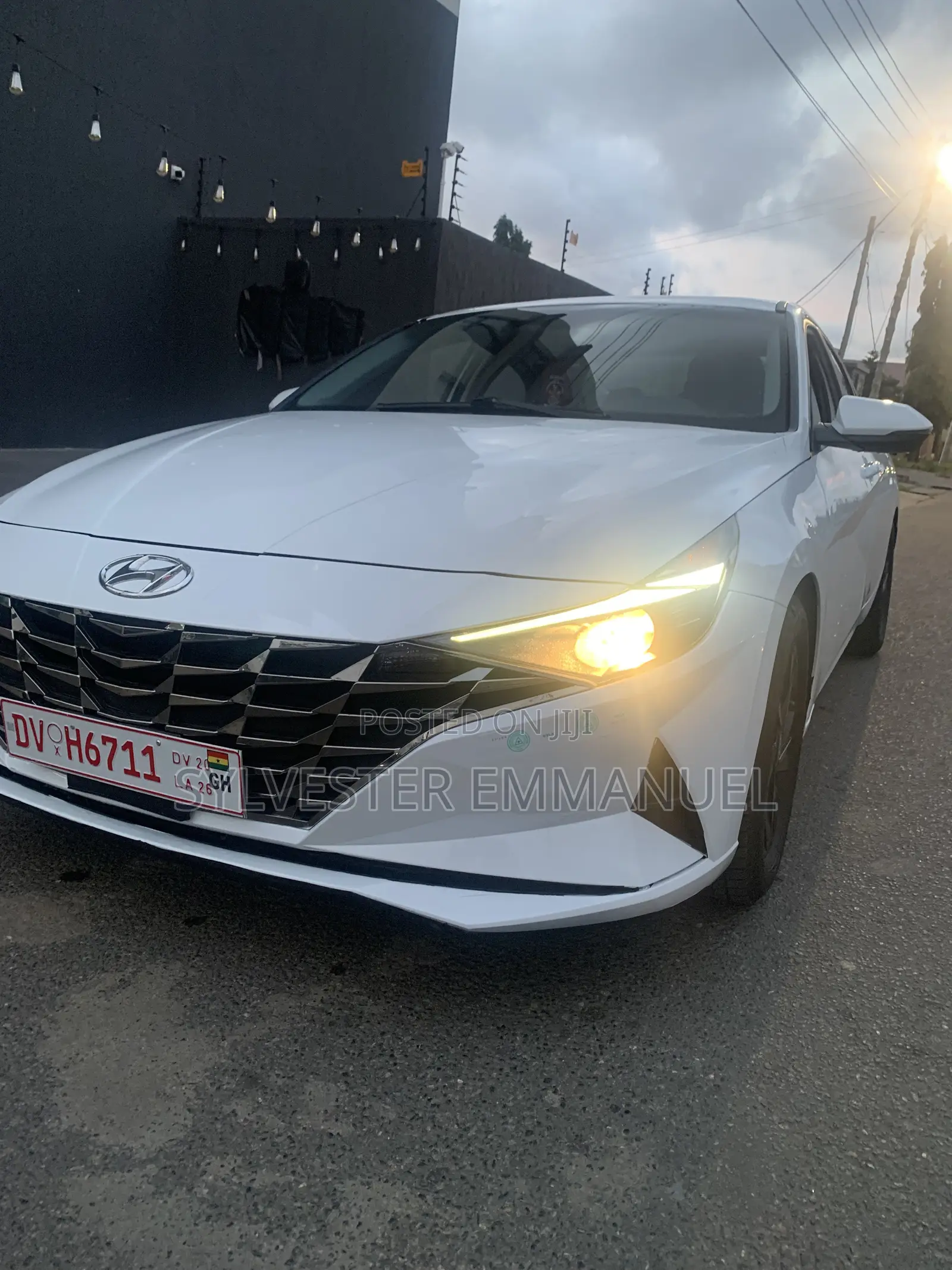 Hyundai Elantra Limited 2022 White