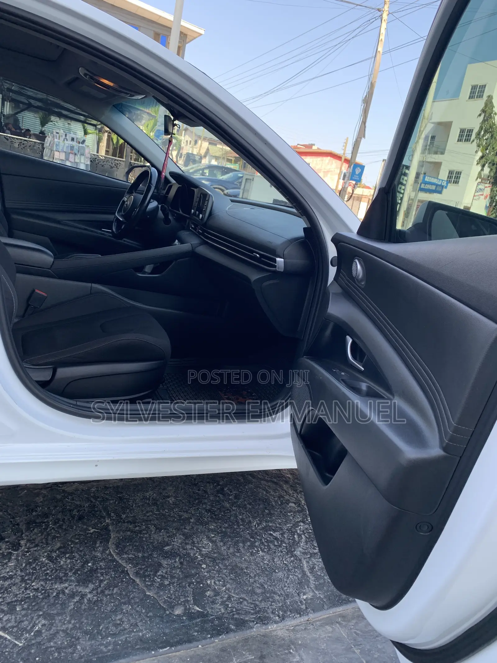 Hyundai Elantra Limited 2022 White
